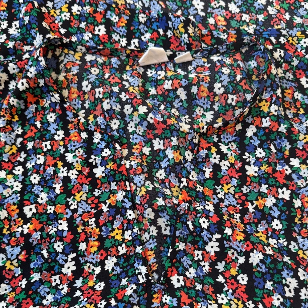 GAP Multicolor Floral Blouse women’s size medium black blue white green v neck - Picture 10 of 10